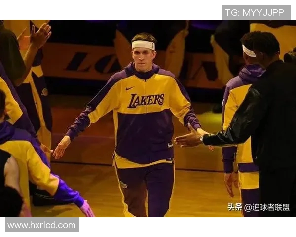 里夫斯拒绝湖人顶薪续约计划明夏将寻求更高价值合同 里夫斯拒绝湖人顶薪续约计划明夏将寻求更高价值合同